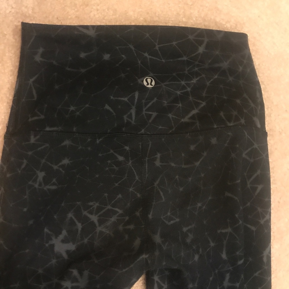 Lulu Capri leggings